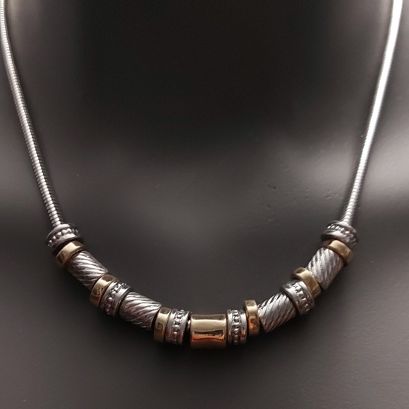 Silver tone vintage necklace and earstud - Picture 3 of 4